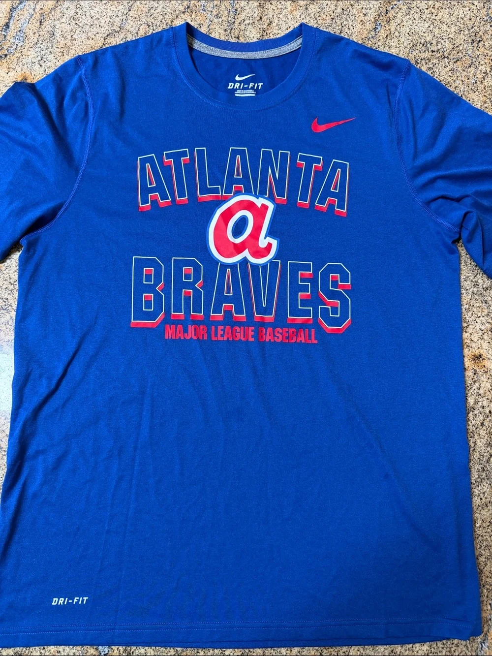 Nike Royal Blue Atlanta Braves Short Sleeve Tee with Red & White Accents - Picture 1 of 3